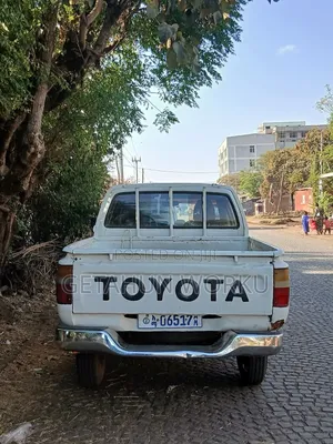 Toyota Hilux 1996 White
