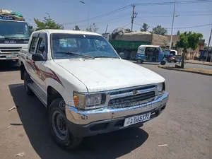 Toyota Hilux 1996 White