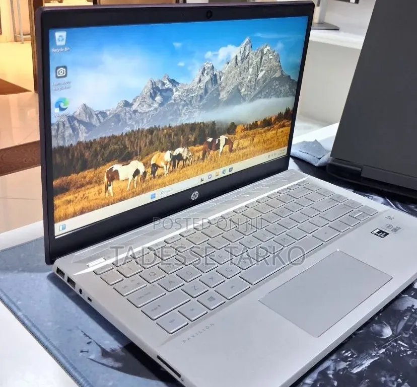 New Laptop HP Pavilion 14 8GB Intel Core i5 SSD 512GB