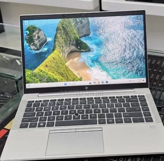 New Laptop HP 16GB AMD Ryzen 5 SSD 512GB