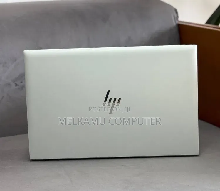 New Laptop HP EliteBook 830 G8 8GB Intel Core i7 SSD 512GB