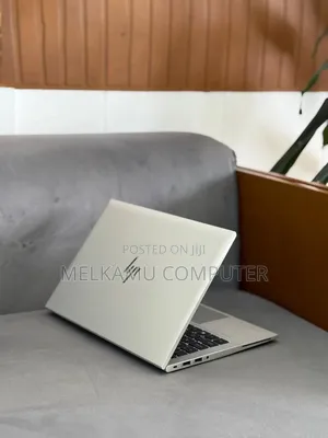 New Laptop HP EliteBook 830 G8 8GB Intel Core i7 SSD 512GB