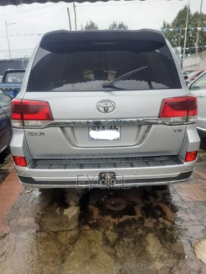 Toyota Land Cruiser 5.7 V8 GXR 2020 Silver