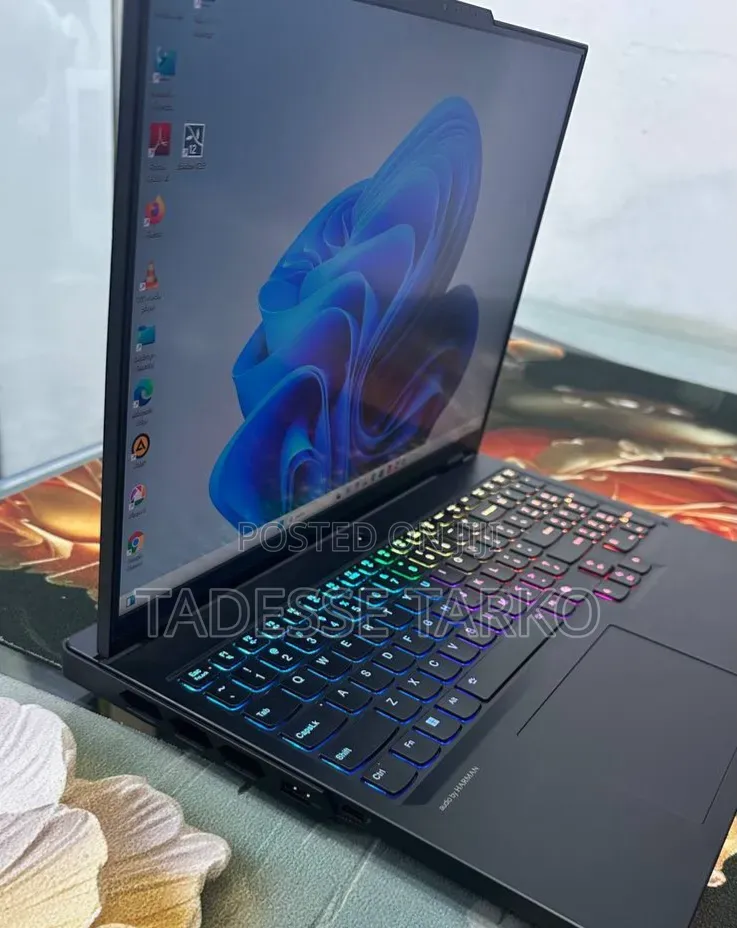New Laptop Lenovo Legion Pro 7 32GB Intel Core i9 SSD 1T