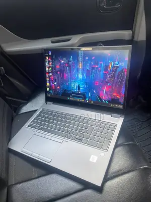 New Laptop HP G71T 16GB Intel Core i9 SSD 1T