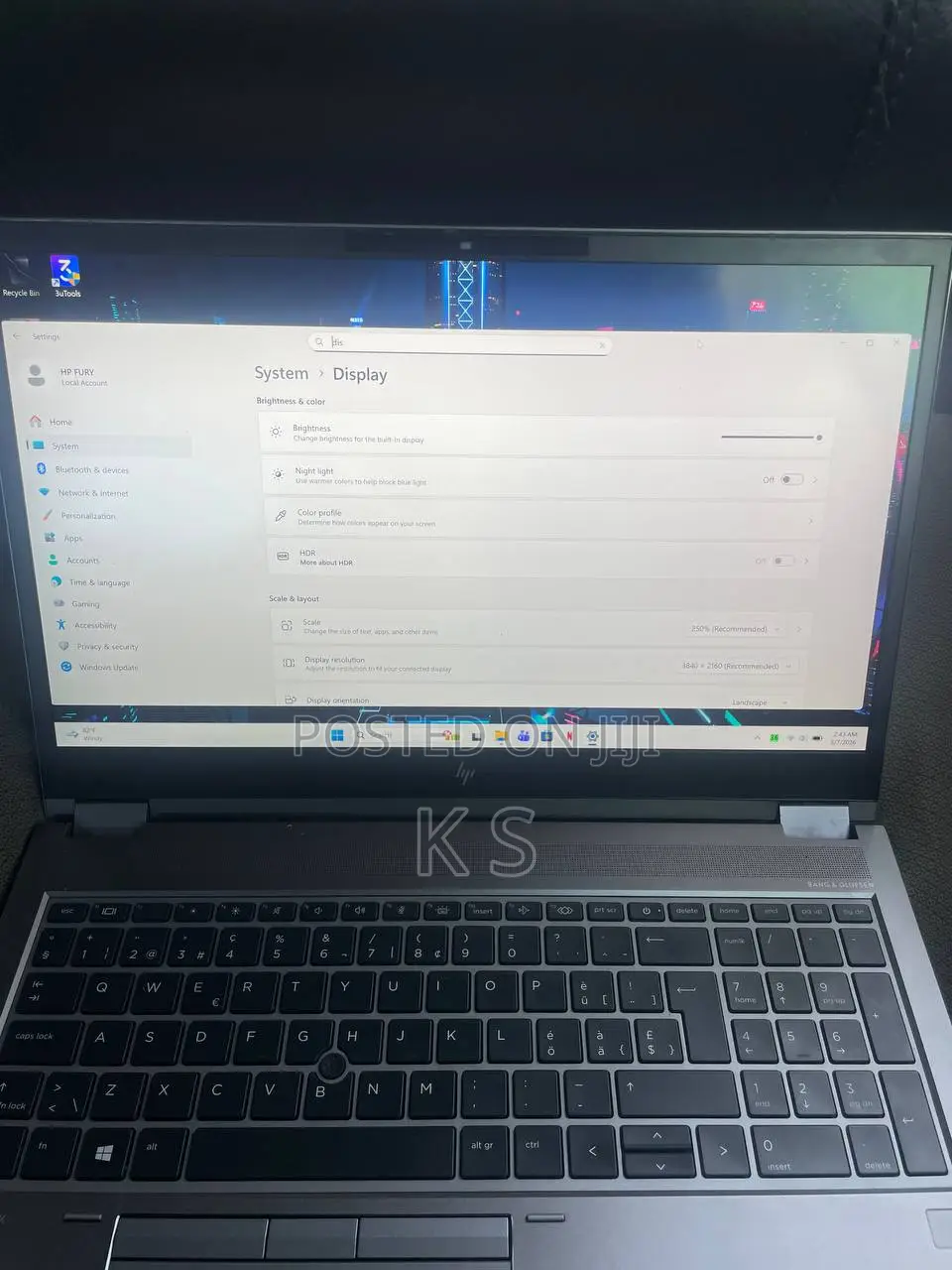 New Laptop HP G71T 16GB Intel Core i9 SSD 1T