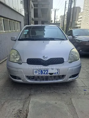 Toyota Vitz 2002 Silver