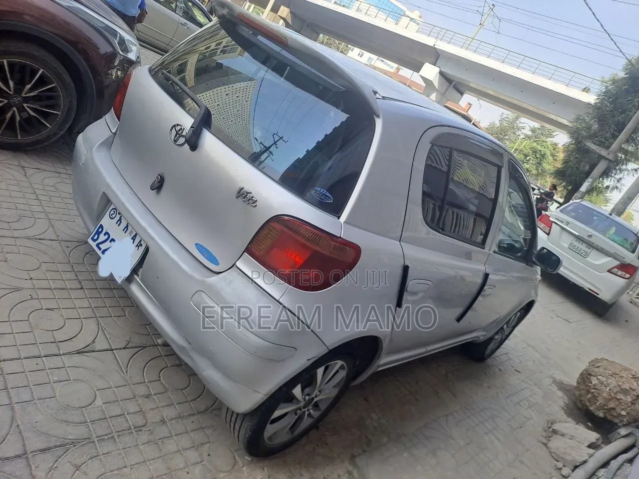 Toyota Vitz 2002 Silver