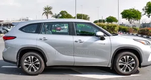 New Toyota Highlander Hybrid 2024 White