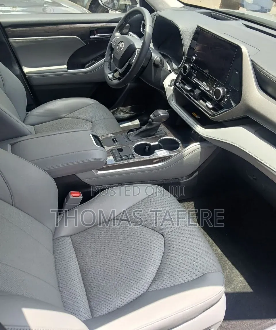 New Toyota Highlander Hybrid 2024 White