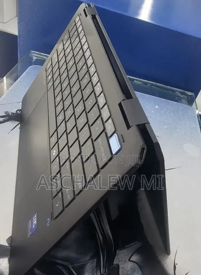 New Laptop HP OmniBook 5 14" 16GB Intel Core Ultra 7 SSD 1T