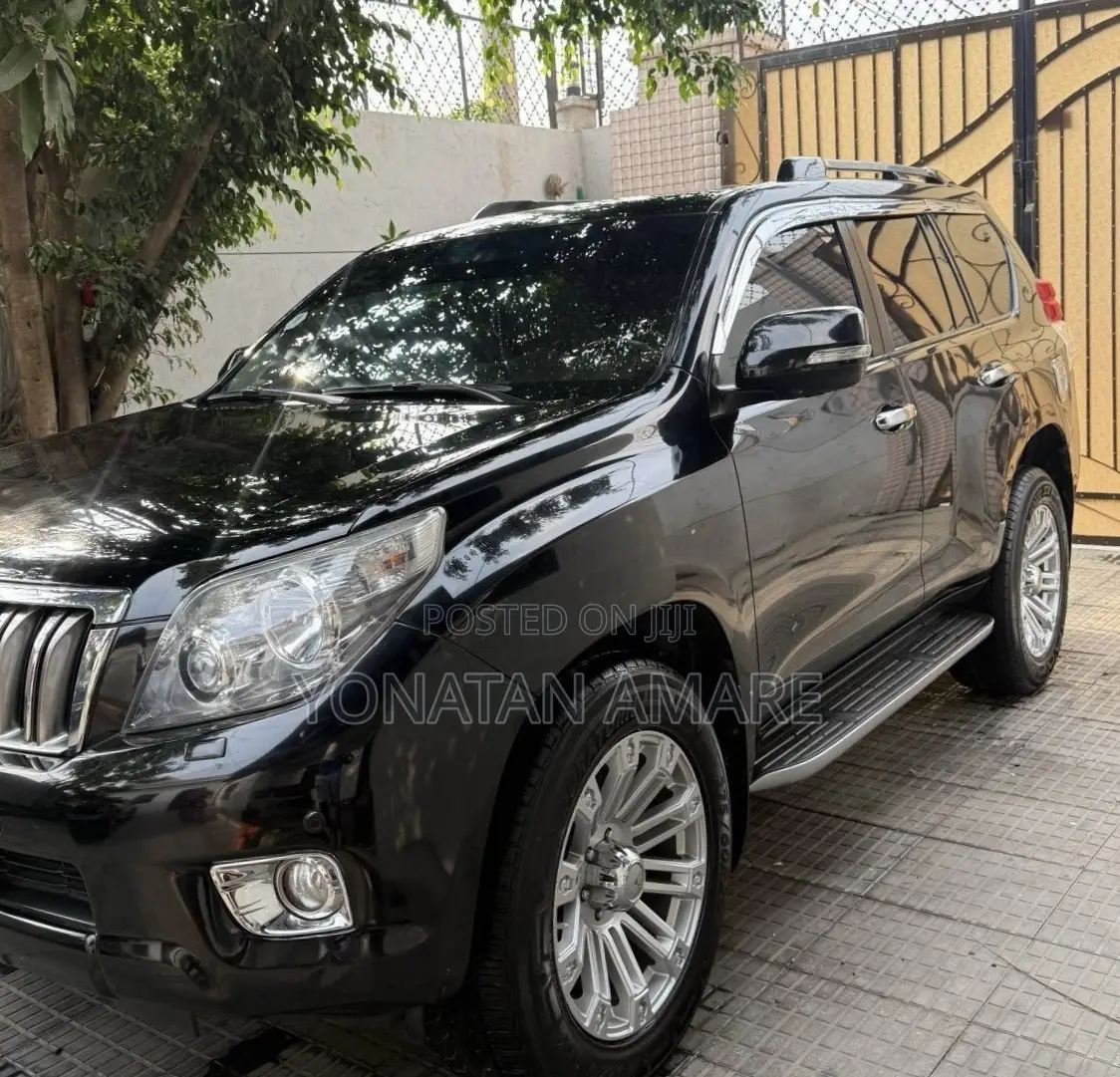 Toyota Land Cruiser Prado 2013 Black