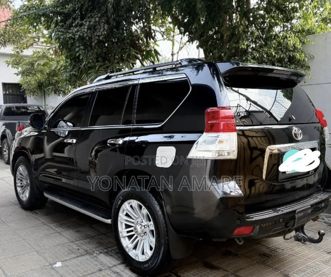 Toyota Land Cruiser Prado 2013 Black