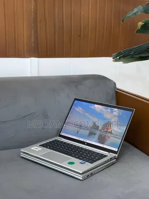 New Laptop HP EliteBook 830 G8 8GB Intel Core i5 SSD 512GB