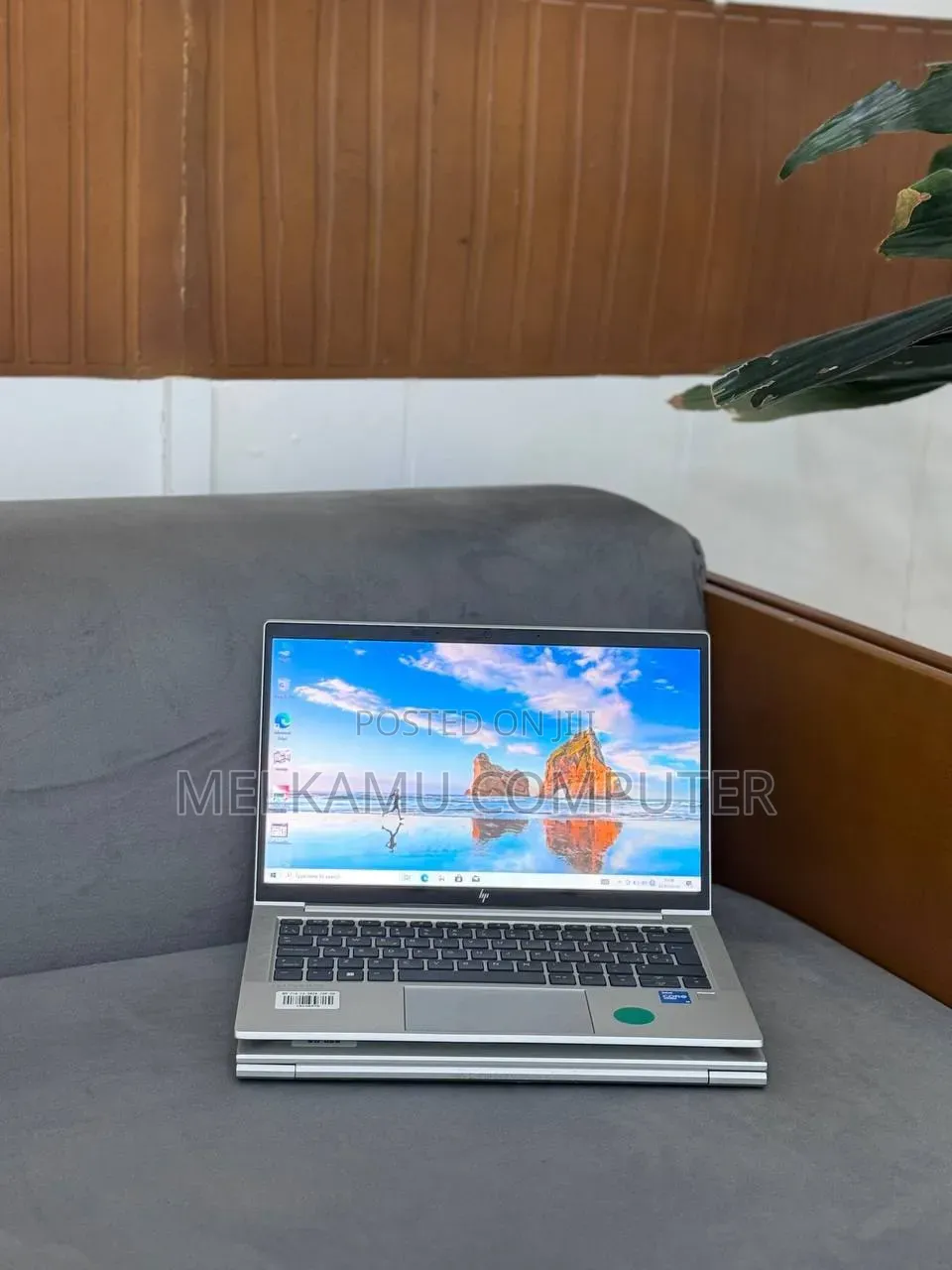 New Laptop HP EliteBook 830 G8 8GB Intel Core i5 SSD 512GB