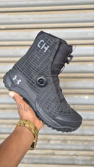Under Armour Water Proof Hiking Shoes for Man's Made in Vietnam