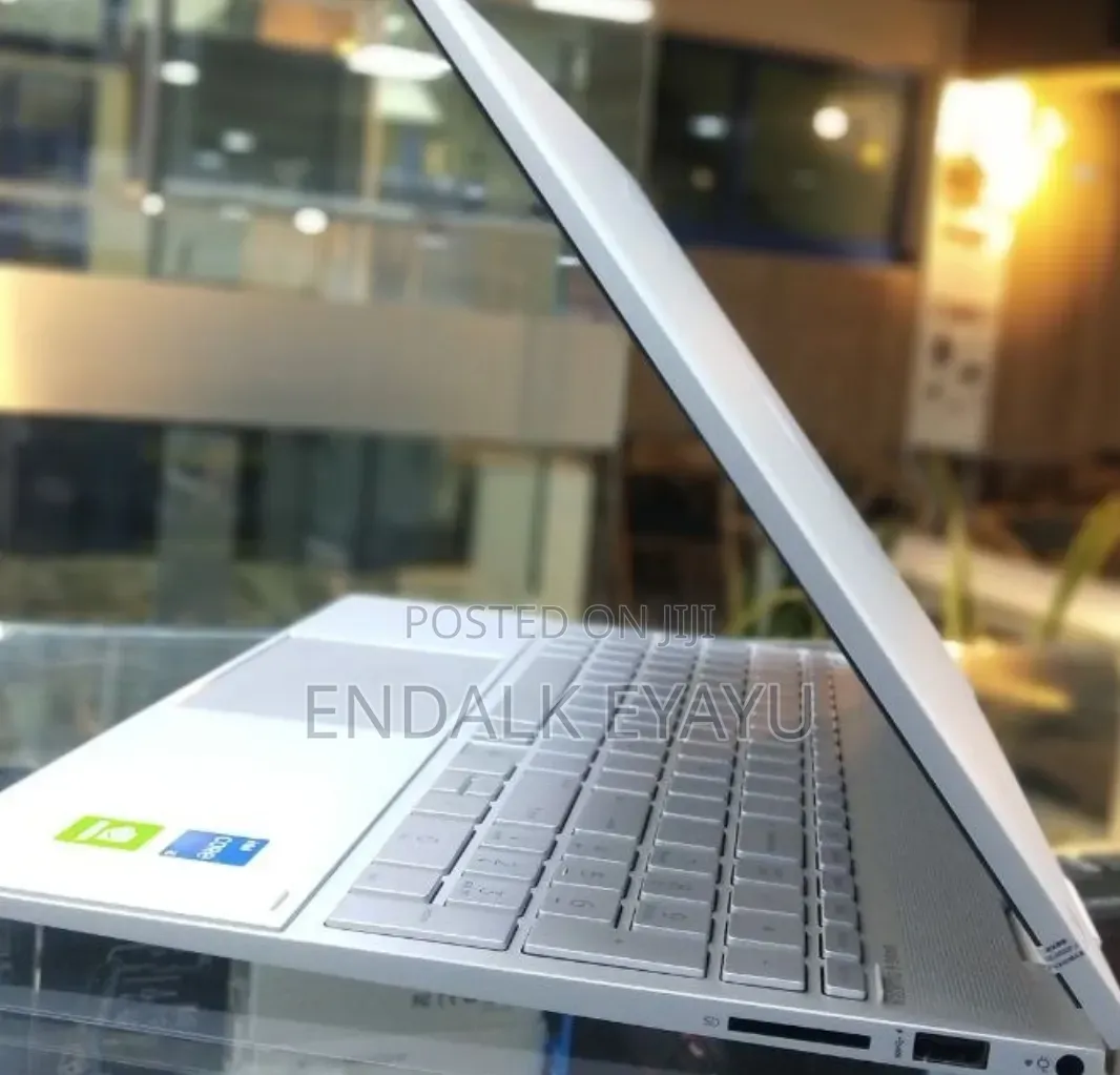 New Laptop HP Envy X360 16GB Intel Core i5 SSD 512GB