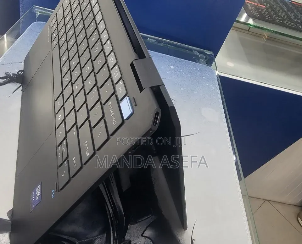 New Laptop HP OmniBook Ultra Flip 14" 16GB Intel Core Ultra 7 SSD 1T