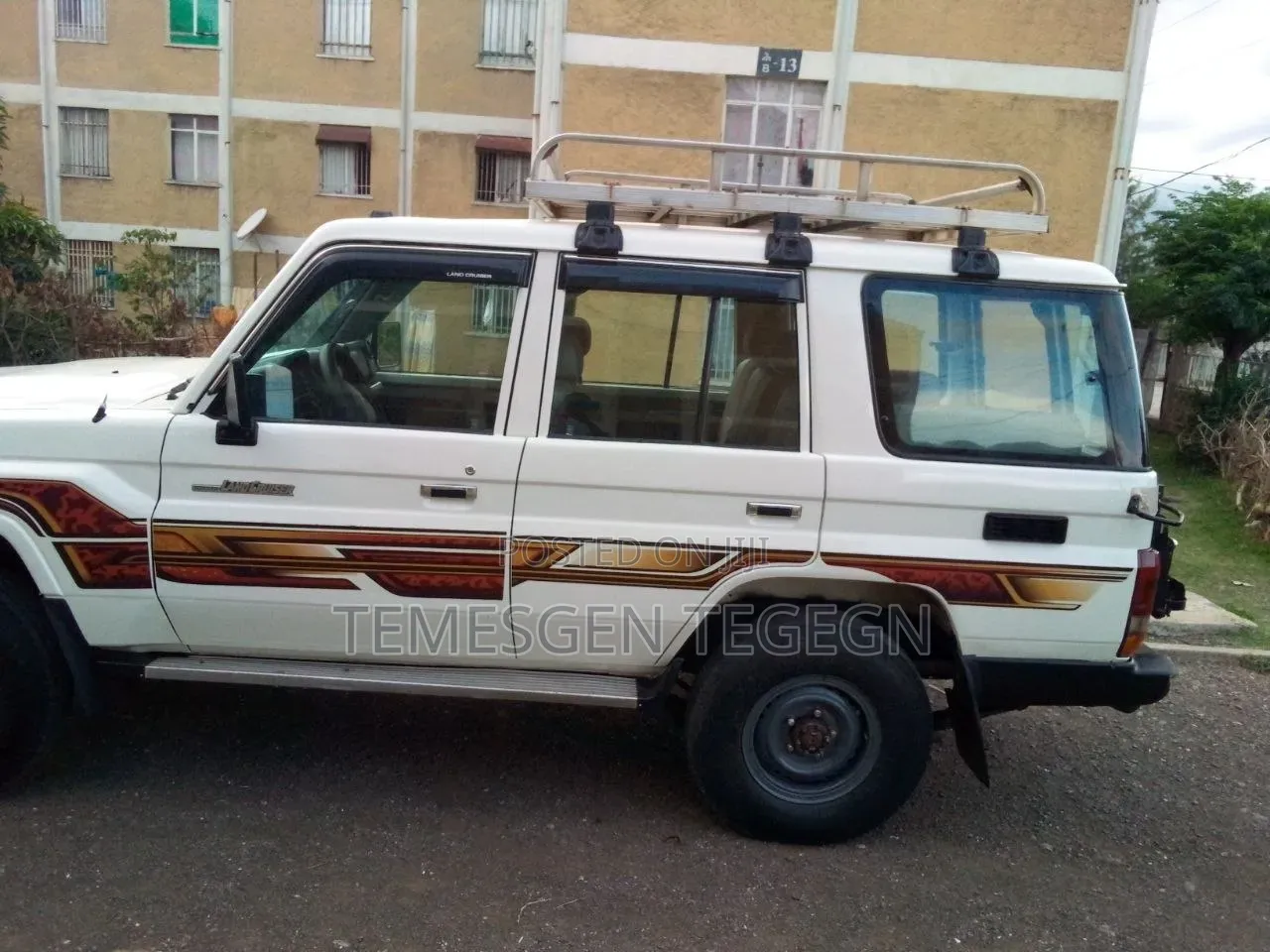 Toyota Land Cruiser 2011 White