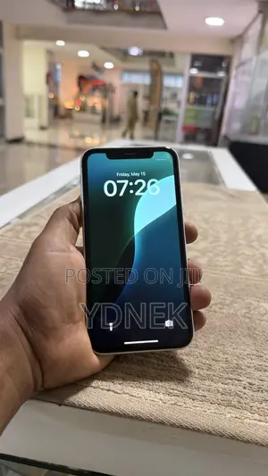 Apple iPhone XR 128 GB White