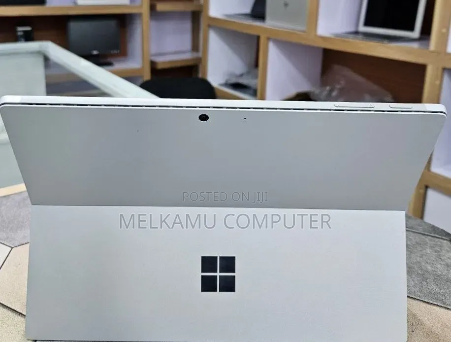 New Laptop Microsoft Surface Pro 7 8GB Intel Core i5 SSD 256GB