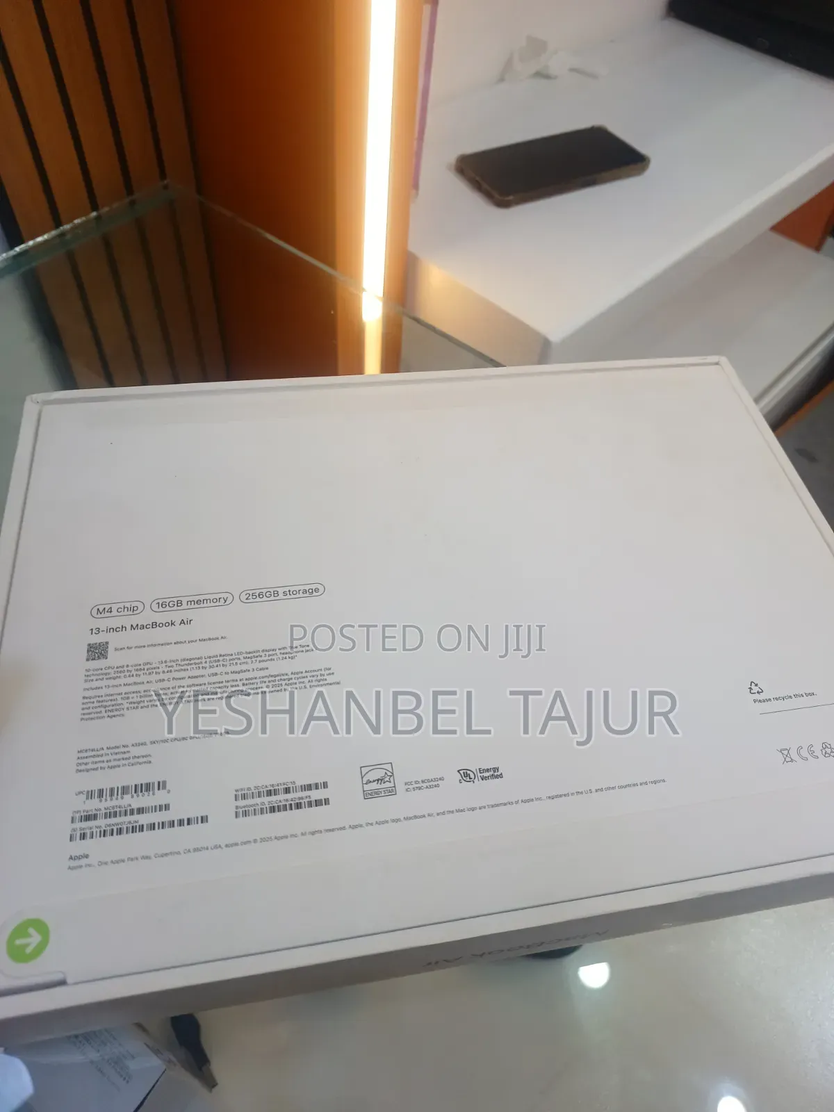 New Laptop Apple MacBook Air 2025 M4 13-inch 16GB Apple M4 SSD 256GB