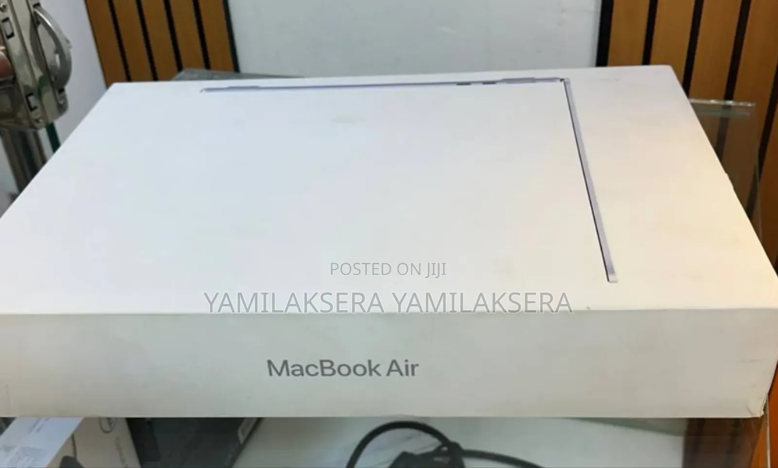 New Laptop Apple MacBook Air 2025 M4 13-inch 16GB Apple M4 SSD 256GB