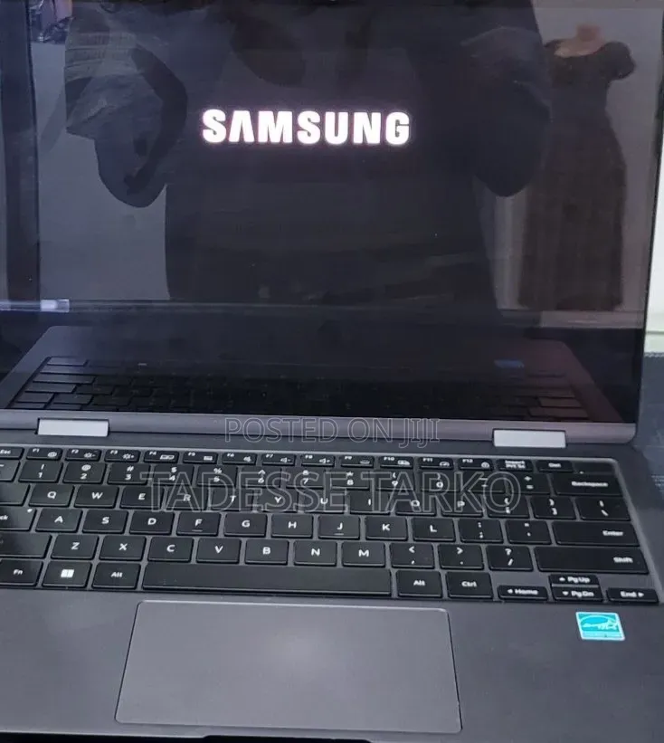 New Laptop Samsung Galaxy Book 2 8GB Intel Core i5 SSD 512GB