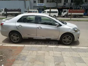 Toyota Belta 2009 Silver