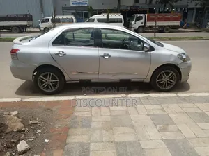 Toyota Belta 2009 Silver