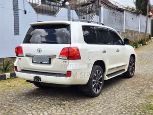 Toyota Land Cruiser 4.5 V8 GX-R 2015 White