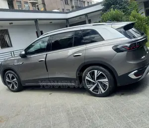 Volkswagen ID.6 2023 Gray