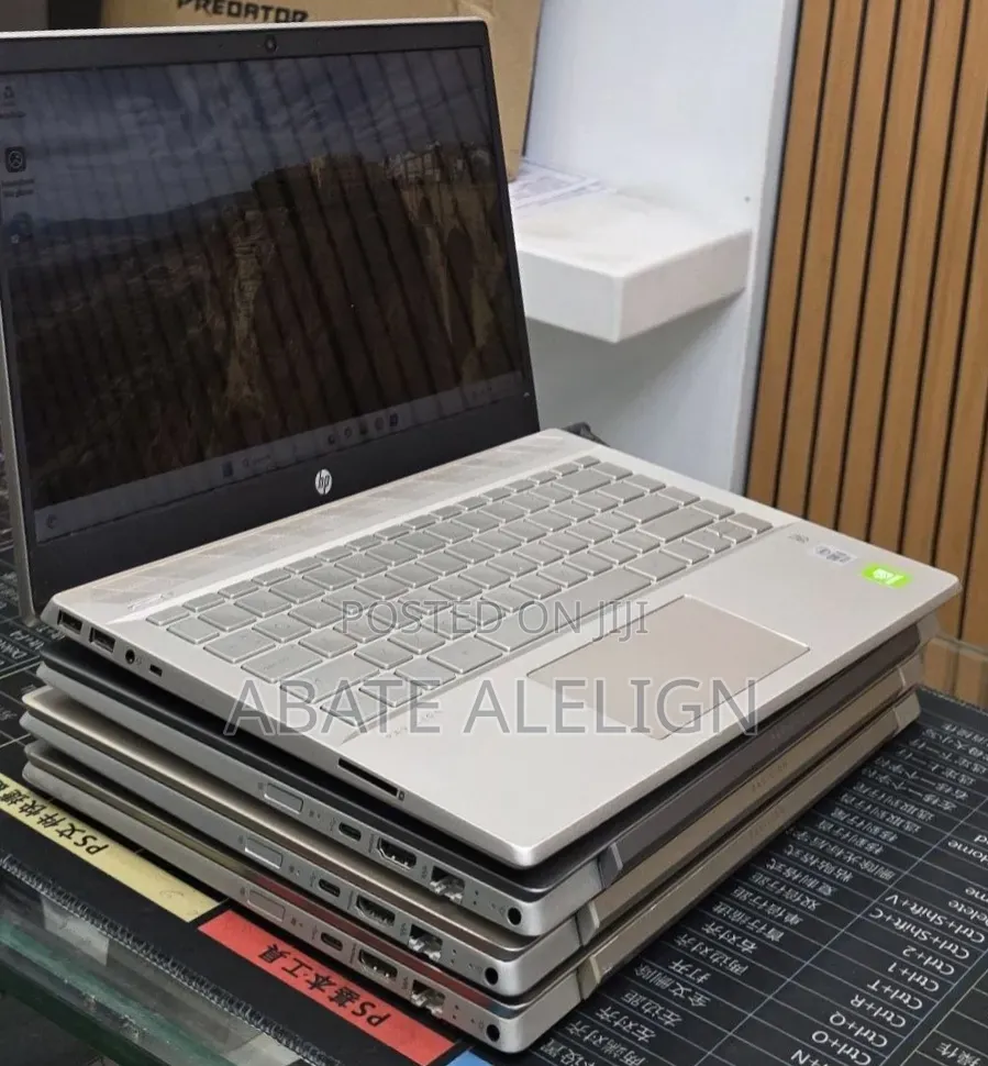 New Laptop HP Pavilion 14 8GB Intel Core i5 SSD 512GB