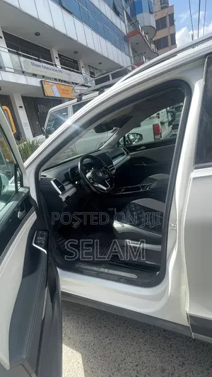 Volkswagen ID.6 2023 White