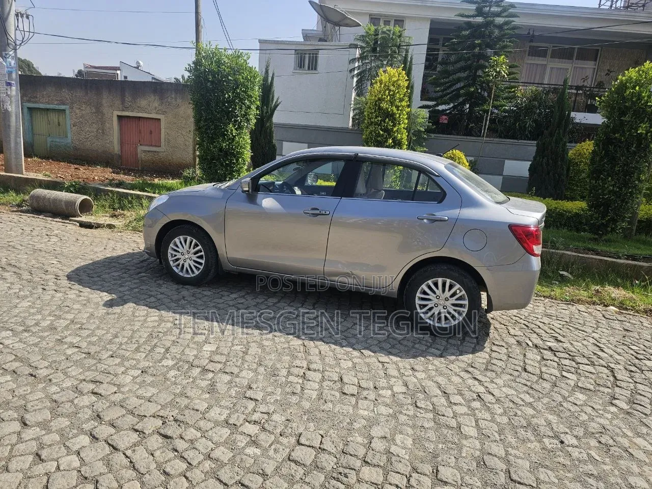 Suzuki Dzire 2022 Silver