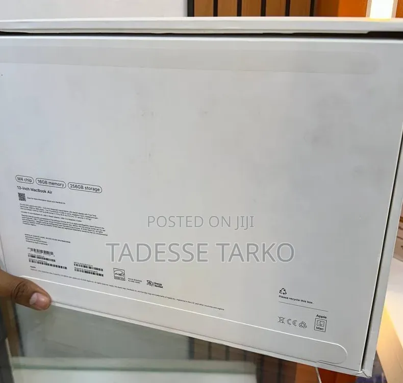 New Laptop Apple MacBook Air 2025 M4 13-inch 16GB Apple M4 SSD 256GB