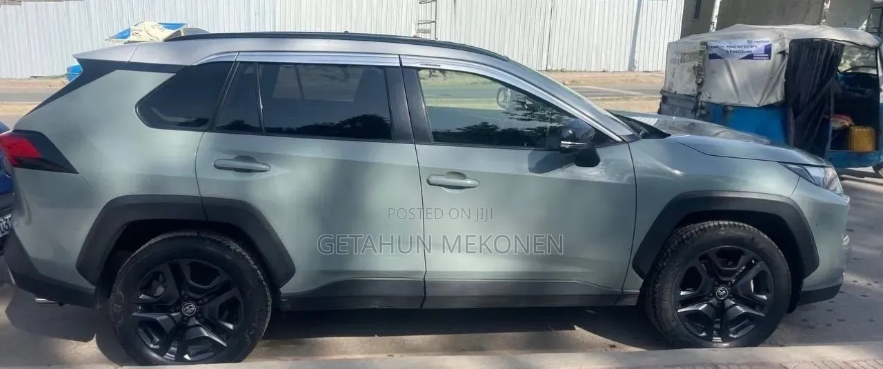 Toyota RAV4 2022 Blue