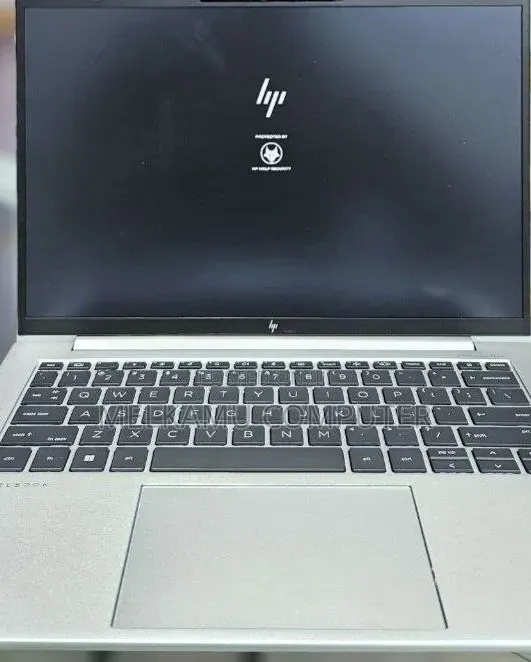 New Laptop HP EliteBook 840 G10 16GB Intel Core i5 SSD 512GB