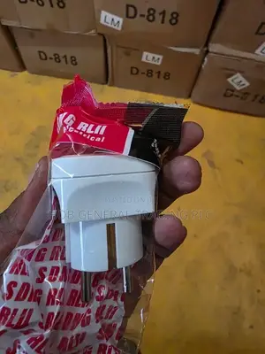 2 Pin to 3 Hole Plastic Socket