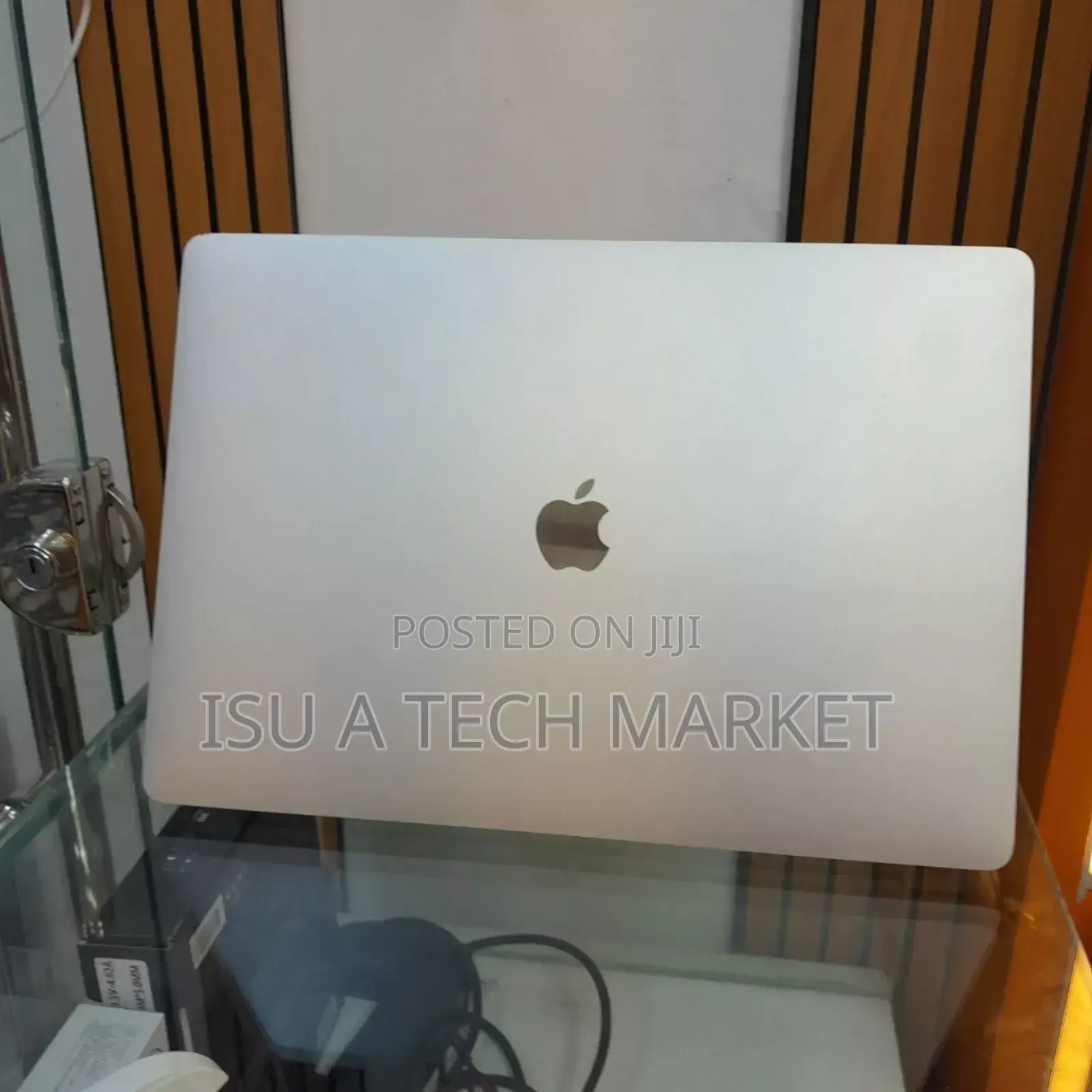 New Laptop Apple MacBook Pro 2019 32GB Intel Core i9 SSD 1T