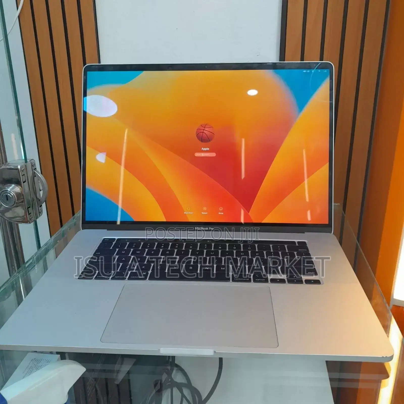 New Laptop Apple MacBook Pro 2019 32GB Intel Core i9 SSD 1T
