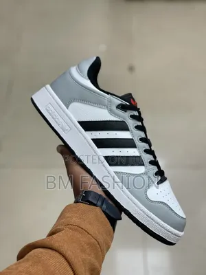 Adidas Court Low: Monochrome Legend