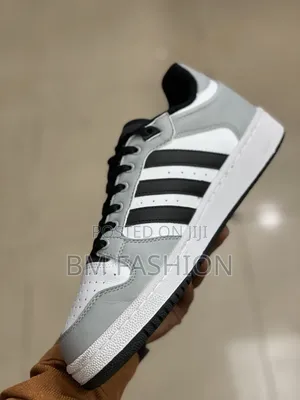 Adidas Court Low: Monochrome Legend