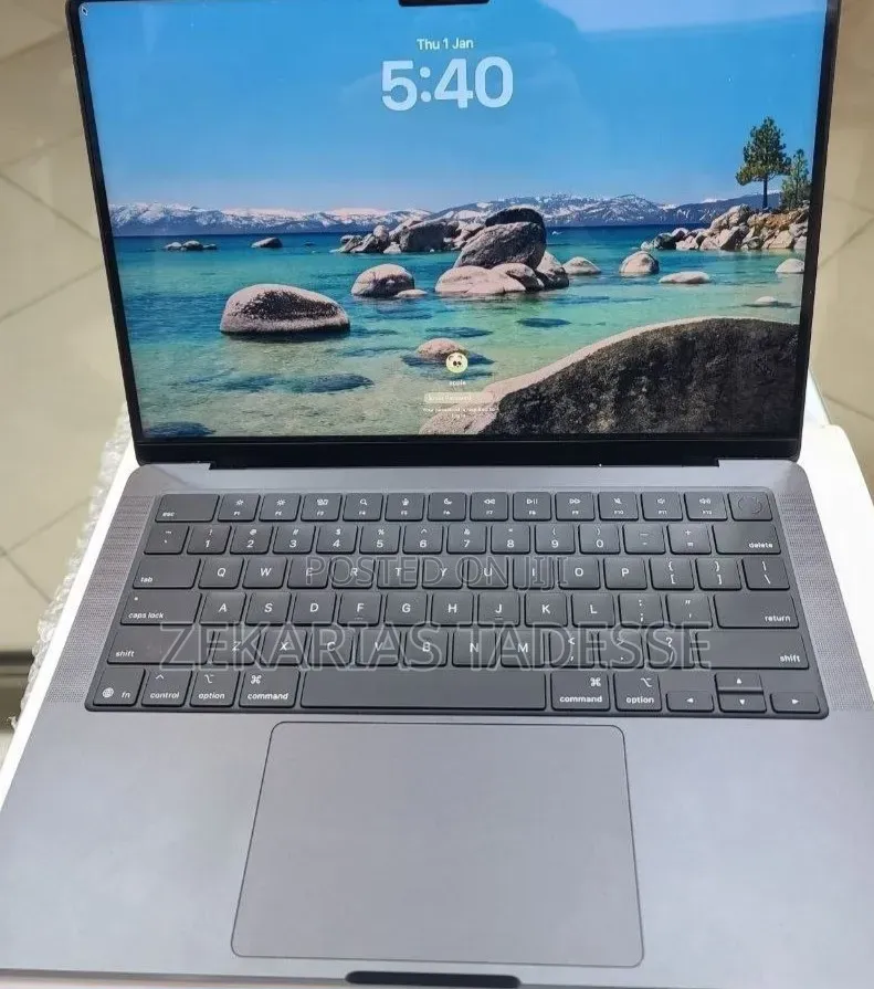 New Laptop Apple MacBook Pro 2025 M5 14-inch 16GB Apple M5 SSD 512GB