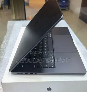New Laptop Apple MacBook Pro 2025 M5 14-inch 16GB Apple M5 SSD 512GB