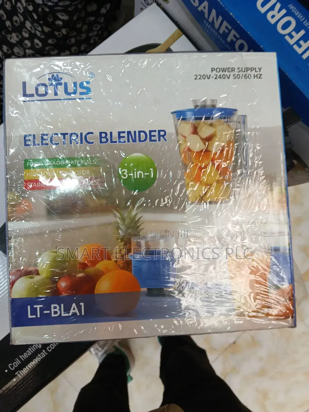 Lotus Lt-Bla1 3-in-1 Electric Blender in White and Blue