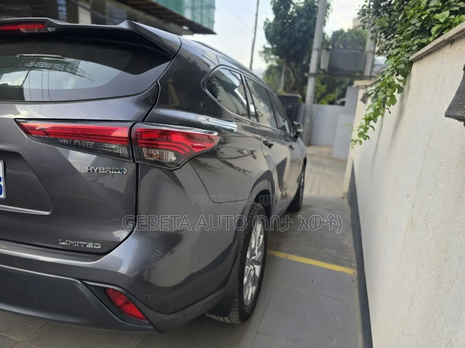 Toyota Highlander Limited AWD 2024 Gray