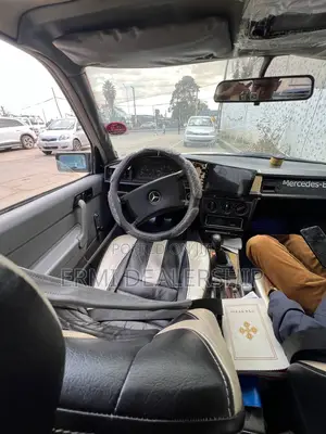 Mercedes-Benz 190 E 2.3 1986 White