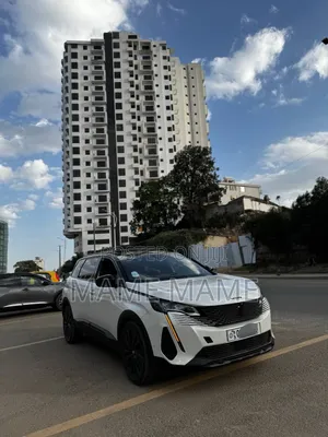 Peugeot 5008 2022 White