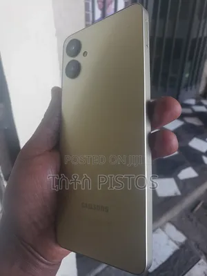 Samsung Galaxy A06 128 GB Gold